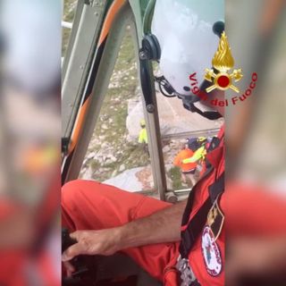 Con l'elicottero per salvare due escursionisti che si erano persi a 2300 metri di quota [FOTO e VIDEO]