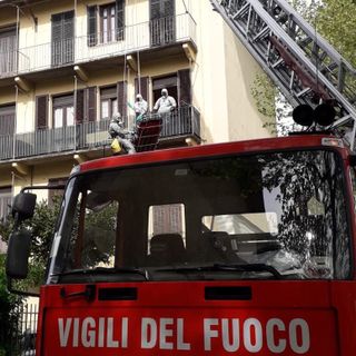 Condove, delicato intervento dei Vigili del Fuoco per soccorrere un'anziana