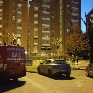 80enne minaccia di far saltare la casa con il gas in via Sansovino a Torino, i carabinieri la convincono a desistere