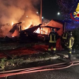 vigili del fuoco in azione