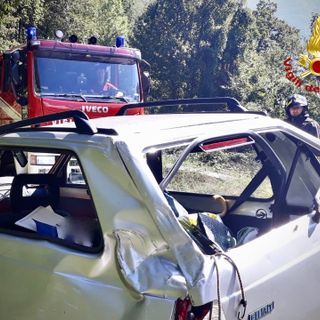 Incidente a Sparone, due conducenti incastrati nelle auto: intervengono i vigili del fuoco