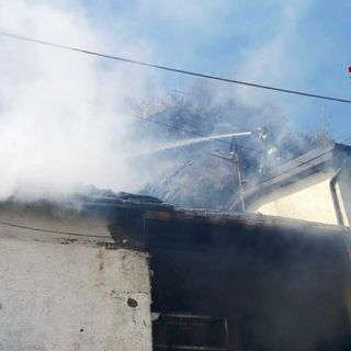 Incendio in una abitazione a Lemie, Vigili del Fuoco in azione