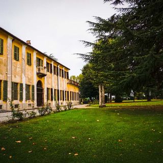 Pianezza, Villa Lascaris apre per la prima volta le sue porte con &quot;La luce oltre la siepe&quot;