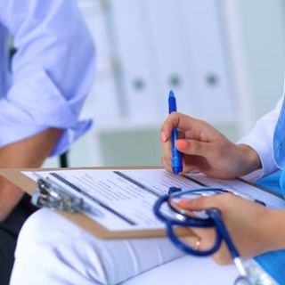 visita medica dottore e paziente