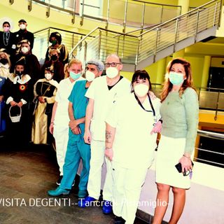 Persone in visita all'ospedale