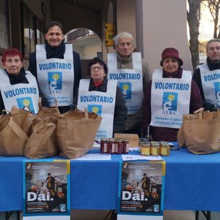 I volontari dell’associazione contro il cancro in piazza a Volpiano