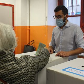 Elezioni, a mezzogiorno a Torino l'affluenza è del 9,62%: nettamente inferiore alla media nazionale