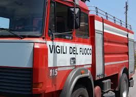 Incendio &quot;sospetto&quot; devasta dehor di un bar nel Canavese