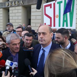 Zingaretti a Torino: &quot;Siamo qui per dire forza TAV e sì Tav&quot; [VIDEO]