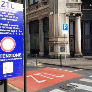 Coronavirus, Ztl di Torino sospesa e parcheggi blu gratis fino al 3 maggio