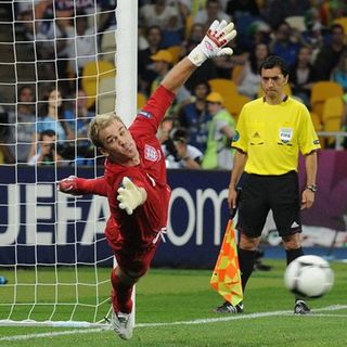 Joe Hart con la maglia della nazionale inglese ai calci di rigore dei quarti degli Europei del 2012 contro l'Italia