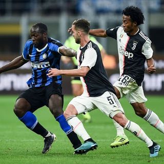 Il campionato di Serie A si gioca, come se nulla fosse