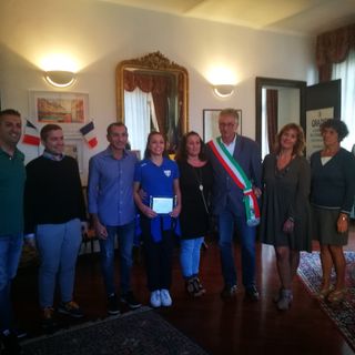 La Giunta di Santena ha premiato Aurora Ena, atleta agonista di twirling