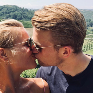 Matthijs de Ligt e la sua fidanzata AnneKee Molenaar ad Alba (foto Instagram)