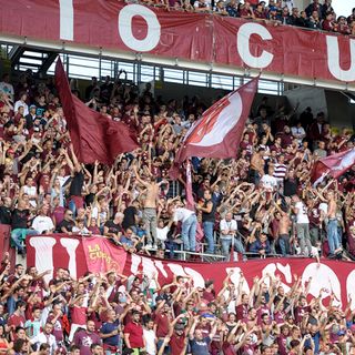 Seggiolini granata per l’Olimpico-Grande Torino ancora più granata