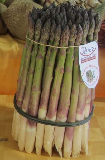 A Santena il mercato tematico dedica due domeniche all'asparago A Santena il mercato tematico dedica due domeniche all'asparago