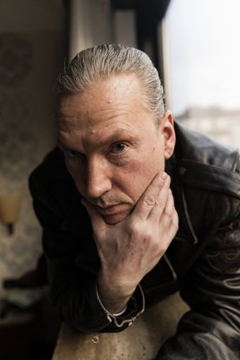 Mauro Repetto porta a teatro la vera storia degli 883 Mauro Repetto porta a teatro la vera storia degli 883