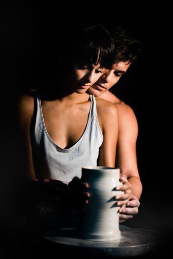 Dal cinema al teatro, con il sottofondo di &quot;Unchained melody&quot;: la magia di &quot;Ghost&quot; arriva al Colosseo