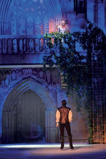 Al Palavela il musical "Romeo & Juliet" con in pista i campioni olimpici di Torino 2006 Al Palavela il musical "Romeo & Juliet" con in pista i campioni olimpici di Torino 2006