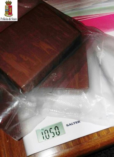 Dalla Puglia in bus con 40mila euro di eroina nel trolley: arrestato