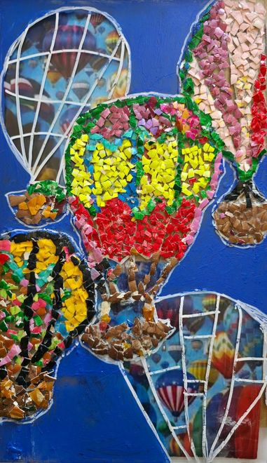 "I velieri del cielo",  installazione artistica tridimensionale composta da frammenti di guscio d'uovo, Ernesto Gallarato (2024)