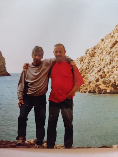 ‘Hombre’, a sinistra, con l’amico Giovanni Pisanu