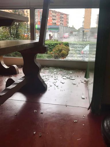 Un ladro colpisce all’Albergian di Pinerolo: sradicate le due casse e il monitor delle telecamere