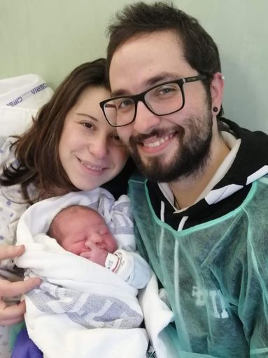 Andrea con mamma Cristina e papà Loris primo nato 2021 Asl To3 Andrea con mamma Cristina e papà Loris primo nato 2021 Asl To3