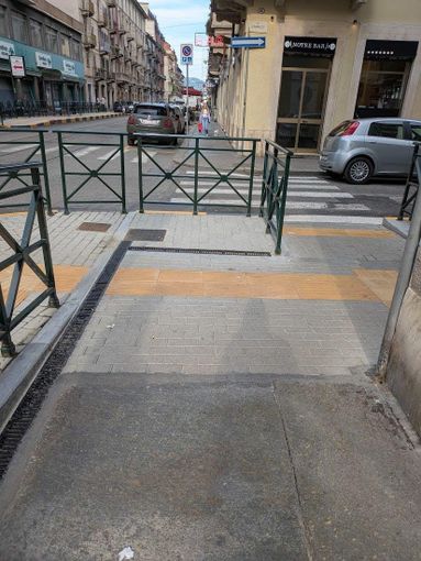 Quando la (nuova) fermata del 56 diventa un ostacolo Quando la (nuova) fermata del 56 diventa un ostacolo