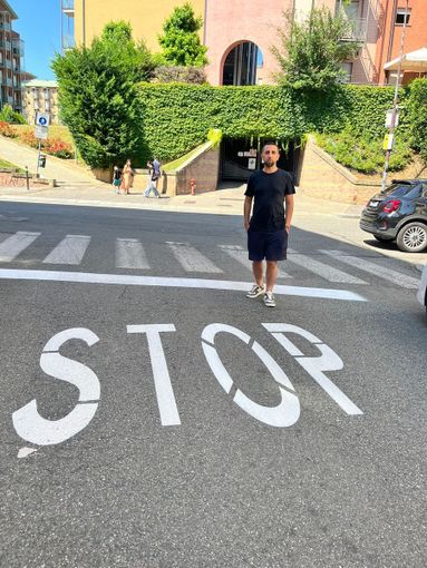 Nuova segnaletica stradale per l'incrocio pericoloso Nuova segnaletica stradale per l'incrocio pericoloso