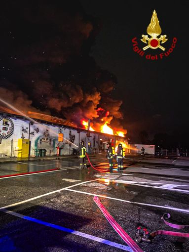 Le fiamme domate nella serata di ieri dai Vigili del fuoco