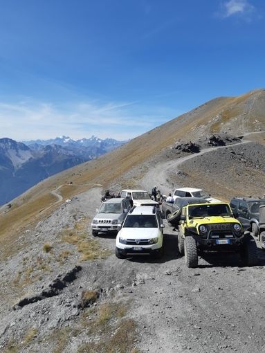 Bardonecchia, 42 fuoristrada hanno preso parte alla "4x4 Prima Neve” Bardonecchia, 42 fuoristrada hanno preso parte alla "4x4 Prima Neve”