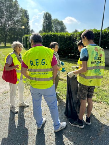 A Grugliasco Ecovolontari e giovani di Piazza ragazzabile insieme per l'ambiente A Grugliasco Ecovolontari e giovani di Piazza ragazzabile insieme per l'ambiente
