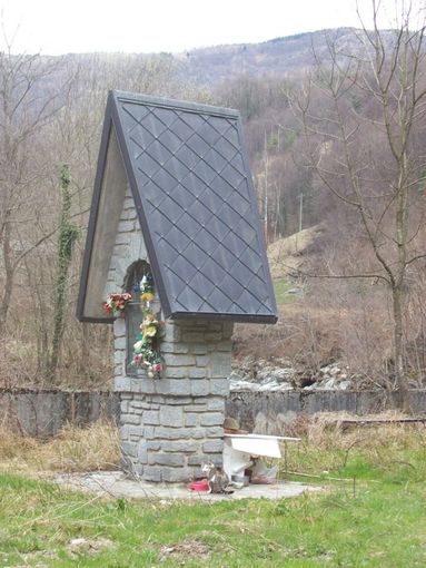 Il bel Crocifisso di legno di Angrogna è rimasto solo