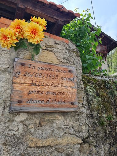 Lidia Poët, nel Pinerolese al via un tour nei luoghi dove è nata, cresciuta e sepolta il primo avvocato donna d’Italia