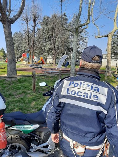&quot;Furbetto dei rifiuti' pizzicato dalla Polizia locale di Beinasco (foto di archivio)