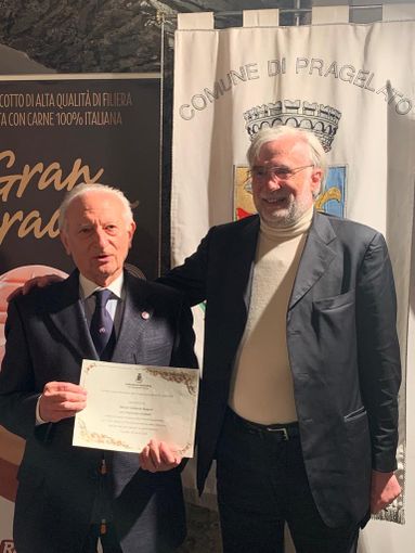 Pragelato conferisce la cittadinanza onoraria a Umberto Raspini Pragelato conferisce la cittadinanza onoraria a Umberto Raspini