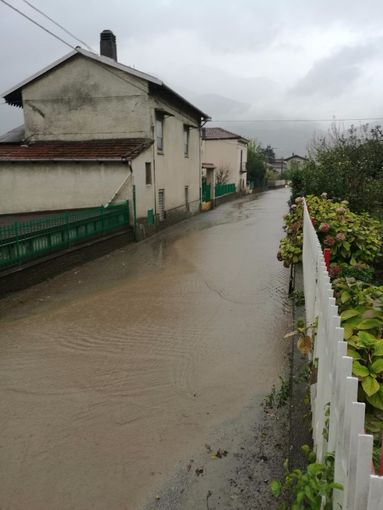 Bussoleno, il maltempo crea problemi in via San Lorenzo Bussoleno, il maltempo crea problemi in via San Lorenzo