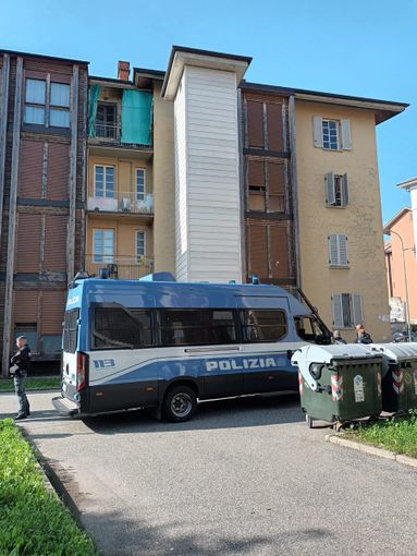 Sgomberato alloggio Atc occupato abusivamente in via Ghedini Sgomberato alloggio Atc occupato abusivamente in via Ghedini