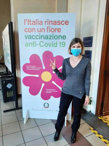 donna vaccinata anti covid donna vaccinata anti covid