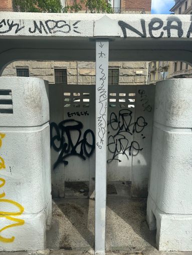 "Fatiscenti, sporchi e malcurati", preoccupa la situazione dei bagni pubblici nella Circoscrizione 6 (foto di archivio) "Fatiscenti, sporchi e malcurati", preoccupa la situazione dei bagni pubblici nella Circoscrizione 6 (foto di archivio)