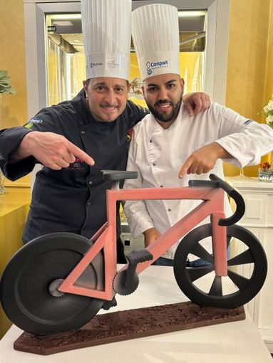 Venaria festeggia il via del Giro con una torta di cioccolato di 100 chili Venaria festeggia il via del Giro con una torta di cioccolato di 100 chili