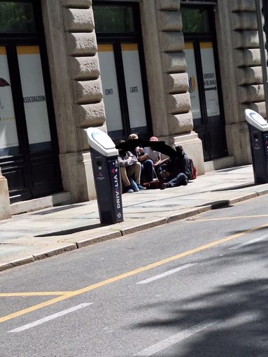 La denuncia del vicecapogruppo di Torino Bellissima Firrao su bivacchi e parcheggiatori abusiv