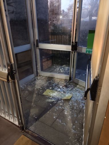 Atti vandalici, devastato il Centro polisportivo Massari: è la seconda volta in pochi mesi