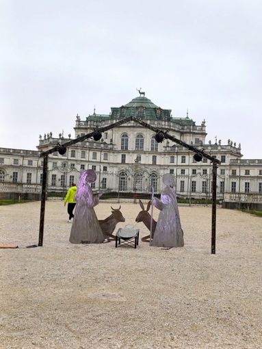 Babbo Natale o Gesù Bambino, albero o presepe? A Stupinigi si possono scegliere entrambi