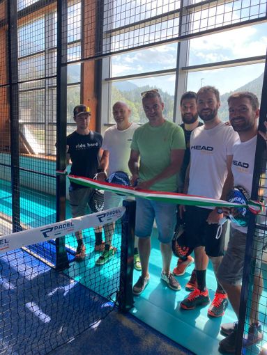 Taglio del nastro campo da padel