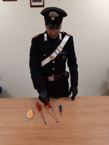 Tentano di entrare in un condominio di Pinerolo: due donne arrestate Tentano di entrare in un condominio di Pinerolo: due donne arrestate