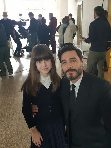 La piccola Carola sul set della fiction Cuori, di Rai Uno La piccola Carola sul set della fiction Cuori, di Rai Uno