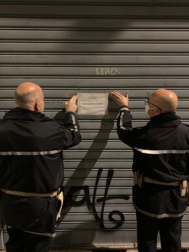 Trasgredisce le norme anti-Covid facendo entrare i clienti da un ingresso secondario: la municipale chiude la discoteca