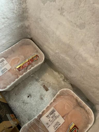 Pessime condizioni igienico-sanitarie: i vigili chiudono il sushi di corso Vittorio